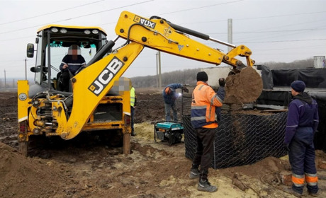 26 компаній підрядників із різних областей України будують фортифікаційні споруди на Сумщині