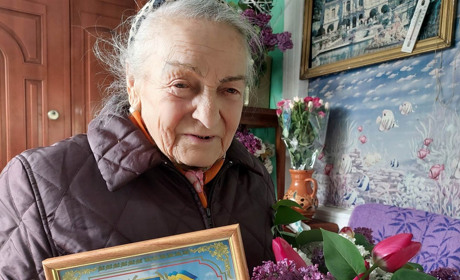 «Мене завжди тримали робота, діти та творчість»: дев’яностолітня ювілярка про секрет довголіття
