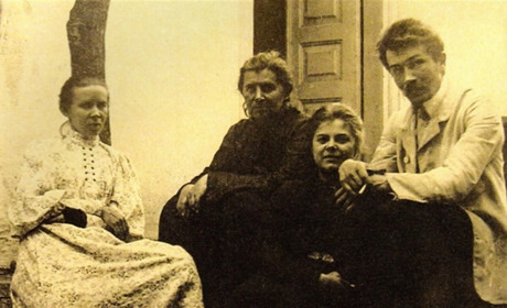 Стиль Лесі Українки: червоний капелюх, елегантність і свобода вибору