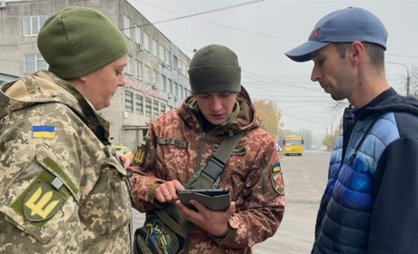 Хто має право на бронь від мобілізації та як її отримати: що зміниться з 18 травня