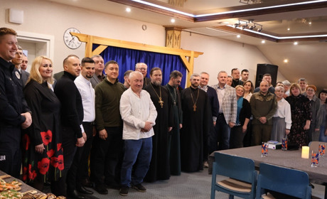 За воїнів, волонтерів та Україну: в Сарнах провели спільний молитовний ранок
