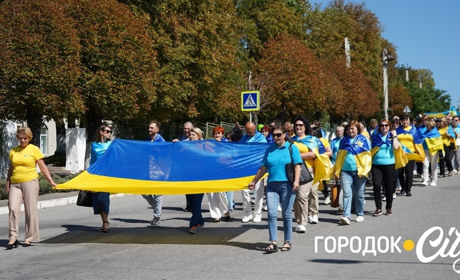 «Серпнева 2025» та педагогічна хода перемоги. Якою була освітня конференція цього року у Городку