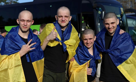 Великодній обмін: з російського полону повернулись дев'ять воїнів з Херсонщини