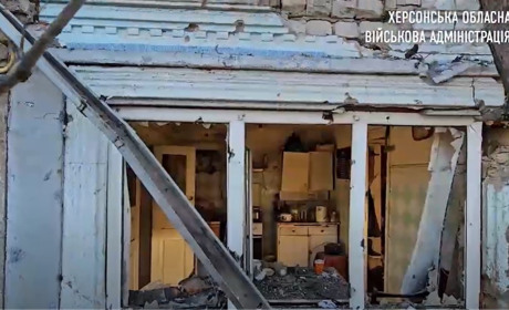 Уночі окупанти обстріляли Херсон: є постраждалі