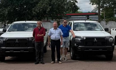 Прикордонні громади Чернігівщини отримали 12 позашляховиків Mitsubishi L200