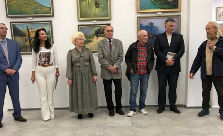 В Измаильском картинной галерее открылась выставка художников из Измаила и Одессы