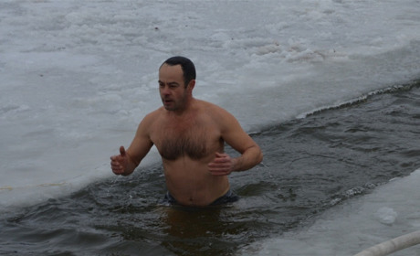 Що треба знати перш ніж пірнути у ополонку: поради сватівських лікарів