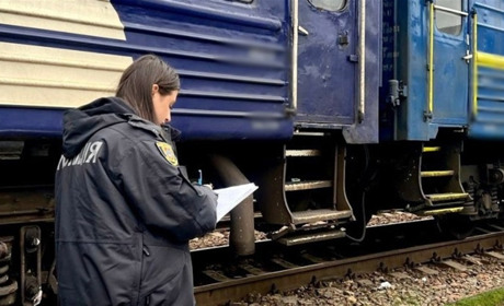 На Одещині під пасажирський потяг потрапила жінка: вона загинула на місці