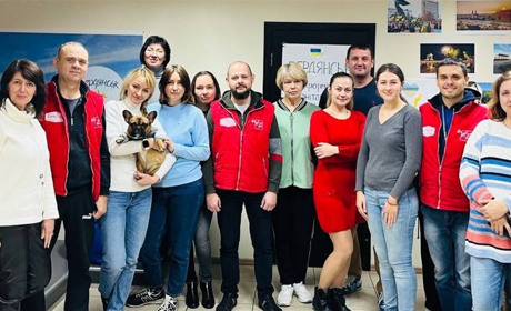 Волонтери фонду "Бердянці - свій для своїх" відзначили півроку року роботи