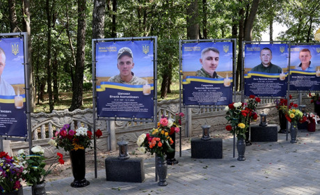 В Іванівцях Барської громади відкрили Алею Слави Героям