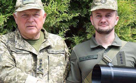 Партію потужних прожекторів передали військовим підрозділам Сумщини
