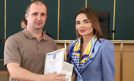 Представник Славутської громади отримав відзнаку та цінний подарунок від голови Хмельницької облради