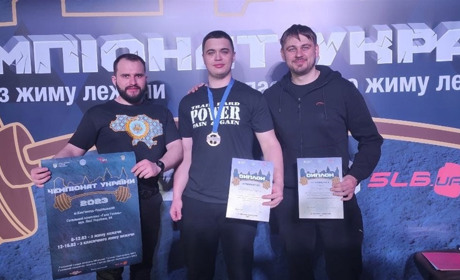 Звягелянин Богдан Ілюченко став чемпіоном України з класичного жиму лежачи