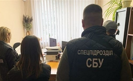 Правоохоронці викрили посадовців Держпродспоживслужби, які видавали підробні сертифікати