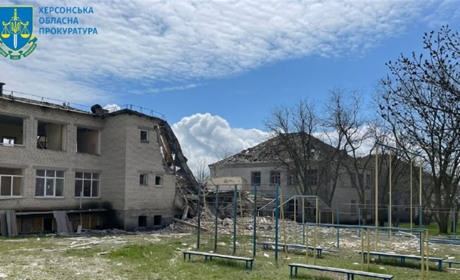 Окупанти знов обстріляли Херсон та область: є загиблі та поранені