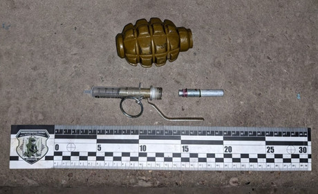 У Жовтих Водах чоловік погрожував підірвати гранату у квартирі