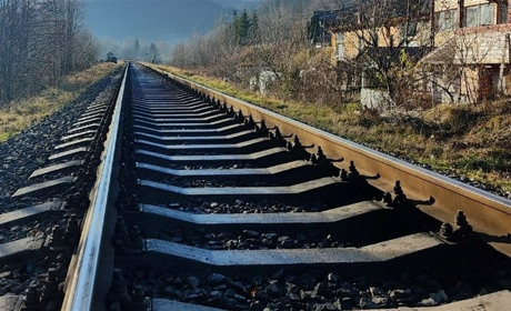 Небезпечні розваги: на залізниці у Первомайську підлітка отримала ураження струмом