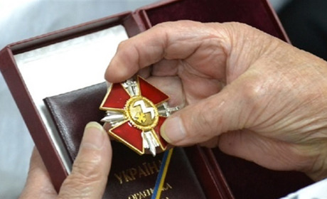 Президент України нагородив воїнів "тридцятки" орденами: указ