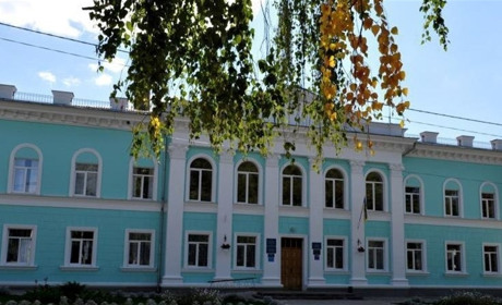 Сучасна бібліотека: пил із книжок чи простір для спілкування?