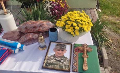 На Кременеччині відкрили меморіальну дошку памʼяті українського Героя