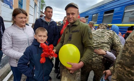 З війни повернулися військовослужбовці Барської військової частини А0853 з технікою