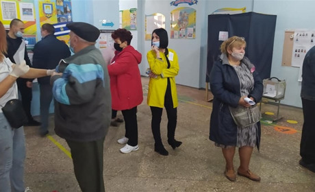На Херсонщині відкрилися всі виборчі дільниці. Дві – із запізненням