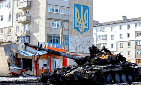 «Звільняють. Авжеж звільняють… Від домівок, від родин, від життя, від рук, від ніг звільняють»