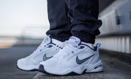 Чому дизайн Nike Air Monarch вважають класичним прикладом dad shoes
