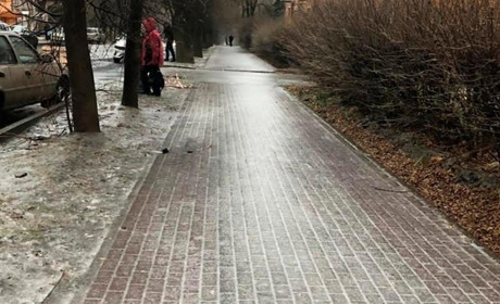 Як зменшити ризик травм в ожеледицю.  Рятувальники попереджають про ускладнення погодних умов