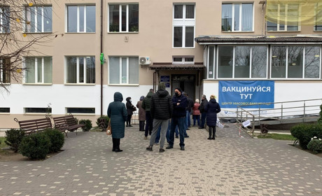Весела розповідь про те, як червоноградська первинка працюватиме із 30 грудня до 9 січня