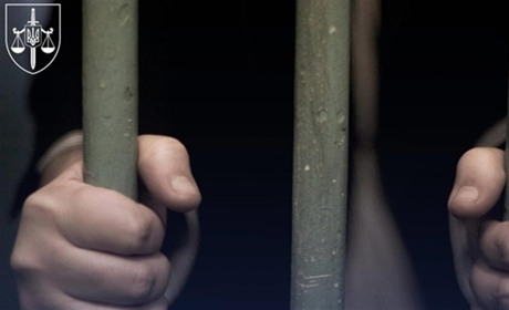 На Хмельниччині довічний вирок отримав чоловік, який зґвалтував власну доньку