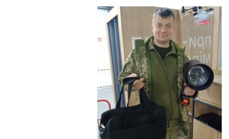 Бійцям 104-ї бригади ТРо волонтери передали прожектор для виявлення ворожих об'єктів в небі