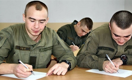 «Напиши листа Марківу» - нацгвардійці з Калинівки долучились до всеукраїнського флешмобу