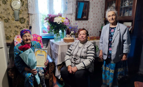 Жительці Звягельщині Павлині Петренко – 95 років: щирі вітання ювілярці!