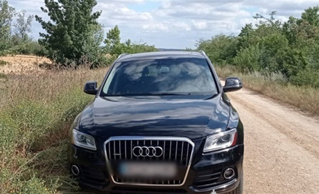 В Одесі автомийник викрав іномарку клієнта. Дорогою додому зламав колесо і втік. Його розшукали