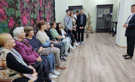 У Первомайському краєзнавчому музеї відбулася зустріч на честь захисників України: фоторепортаж