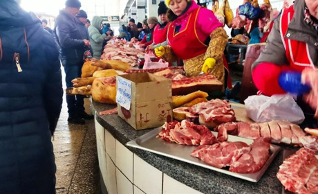 Ціни на ринку у Звягелі: телятина по 180-220 грн та сало від 230 до 270 грн