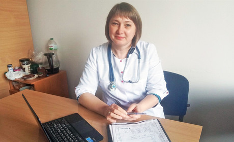 У малюка болить живіт і з рота пахне ацетоном? Педіатр пояснює, як розпізнати ацетонемічний синдром