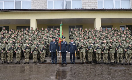Понад сто новобранців присягнули на вірність Україні в Кінологічному центрі у Великих Мостах