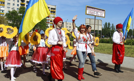 В Попасній відбувся парад вишиванок: яскравий фоторепортаж