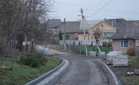 До нового року у Городку планують відремонтувати ще один відрізок дороги та тротуар. Де саме?