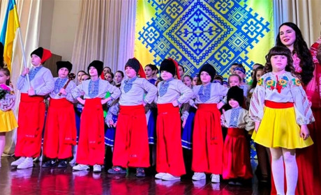 Вихованці міського будинку культури в Сарнах зібрали гроші для військових