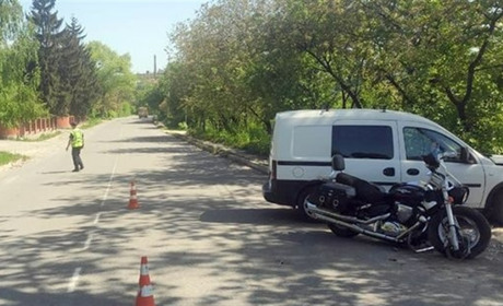 Вчитель Городоцького ліцею №3 потрапив в аварію. Його колектив збирає кошти на лікування