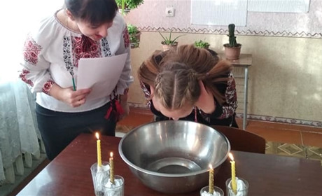 Смачний квест та ворожіння на воді: як святкували Андріївські вечорниці школярі Волноваського району