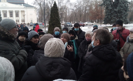 Жителі Нової Каховки перекривали трасу біля Каховської ГЕС (фото і відео)