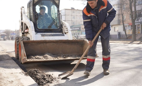 Графік прибирання та вивезення вуличного змету у Звягелі
