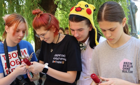 У Дрогобичі відбувся пікнік громадських ініціатив, де в’язали вузли та видрукували бюст Івана Франка