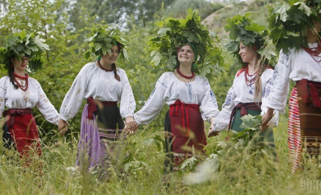 Із зеленими святами і Трійцею