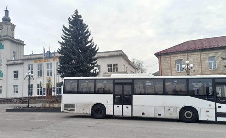 Оце побратими! Французьке місто Безьє подарувало Чорткову автобуса