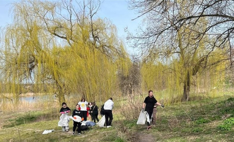 Прибираючи, назбирали більше двадцяти мішків сміття: молодь Первомайська рятує довкілля